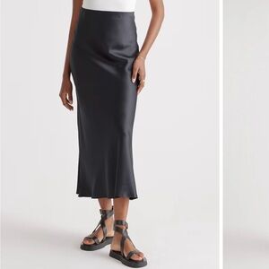 Quince 100% Washable Silk midi skirt in black size large